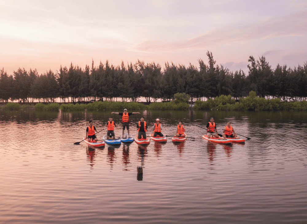 Trải nghiệm chèo SUP tại Hồ Tràm